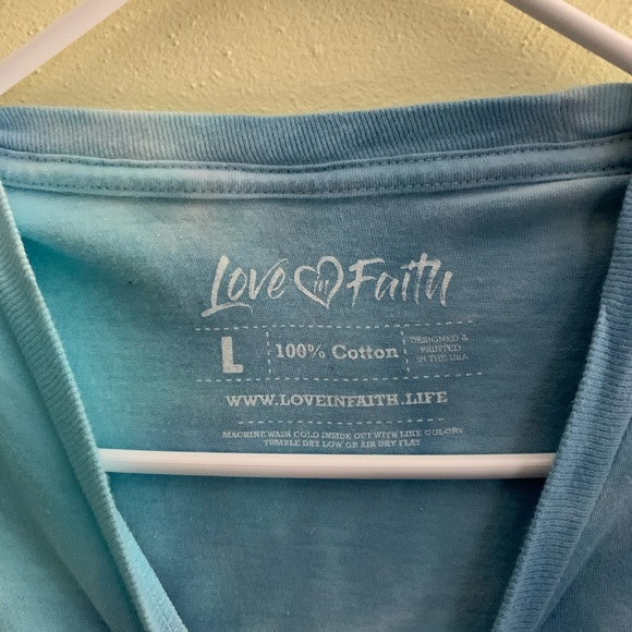 Woman’s tshirt - Picture 3 of 3